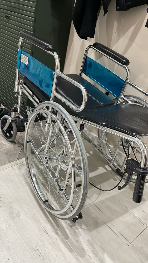 Инвалидная коляска со сьемным туалетом