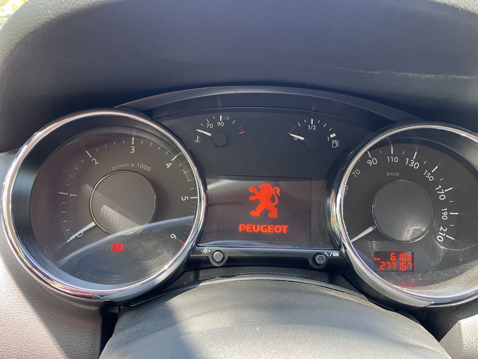 Пежо 5008 ХДИ / Peugeot 5008 HDI