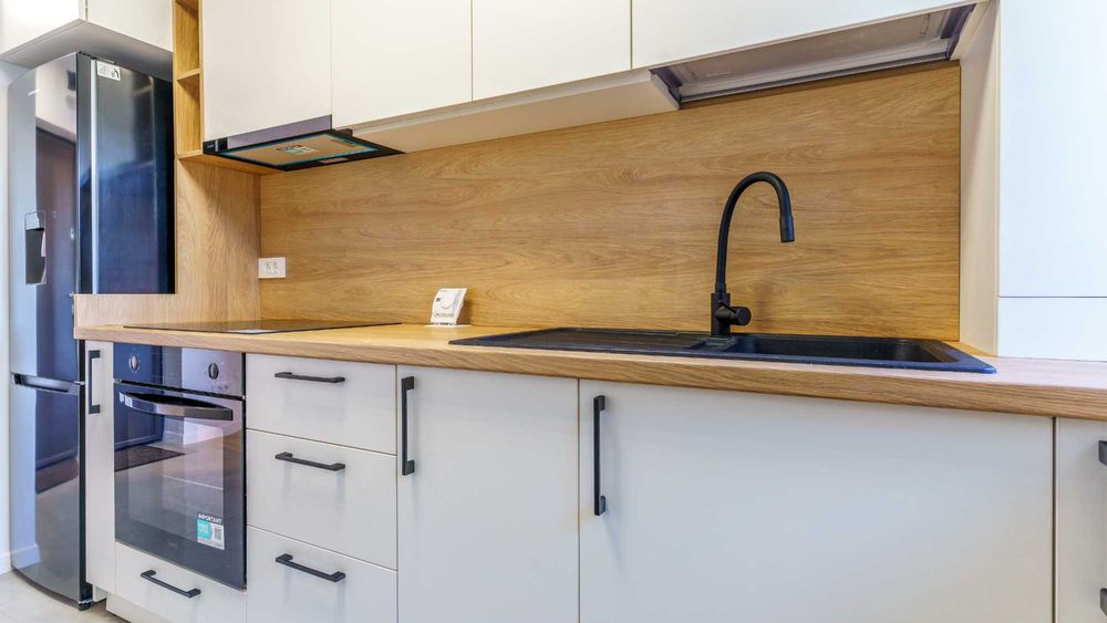 3 camere, totul nou, et 2/4, est, la cheie, fara comision