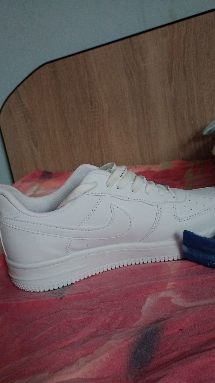 Nike air force 1 unisex, triple White