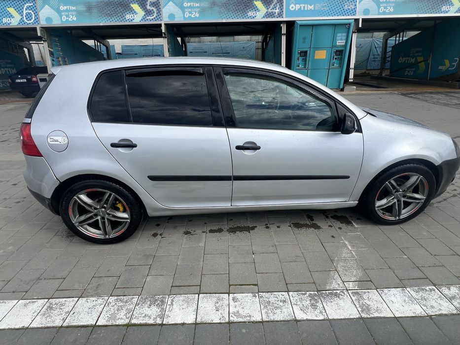 Vand sau schimb Golf 5