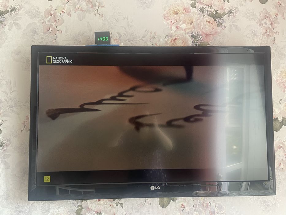 Срочно! Телевизор LG 42” + Mi TV Stick (Smart TV)