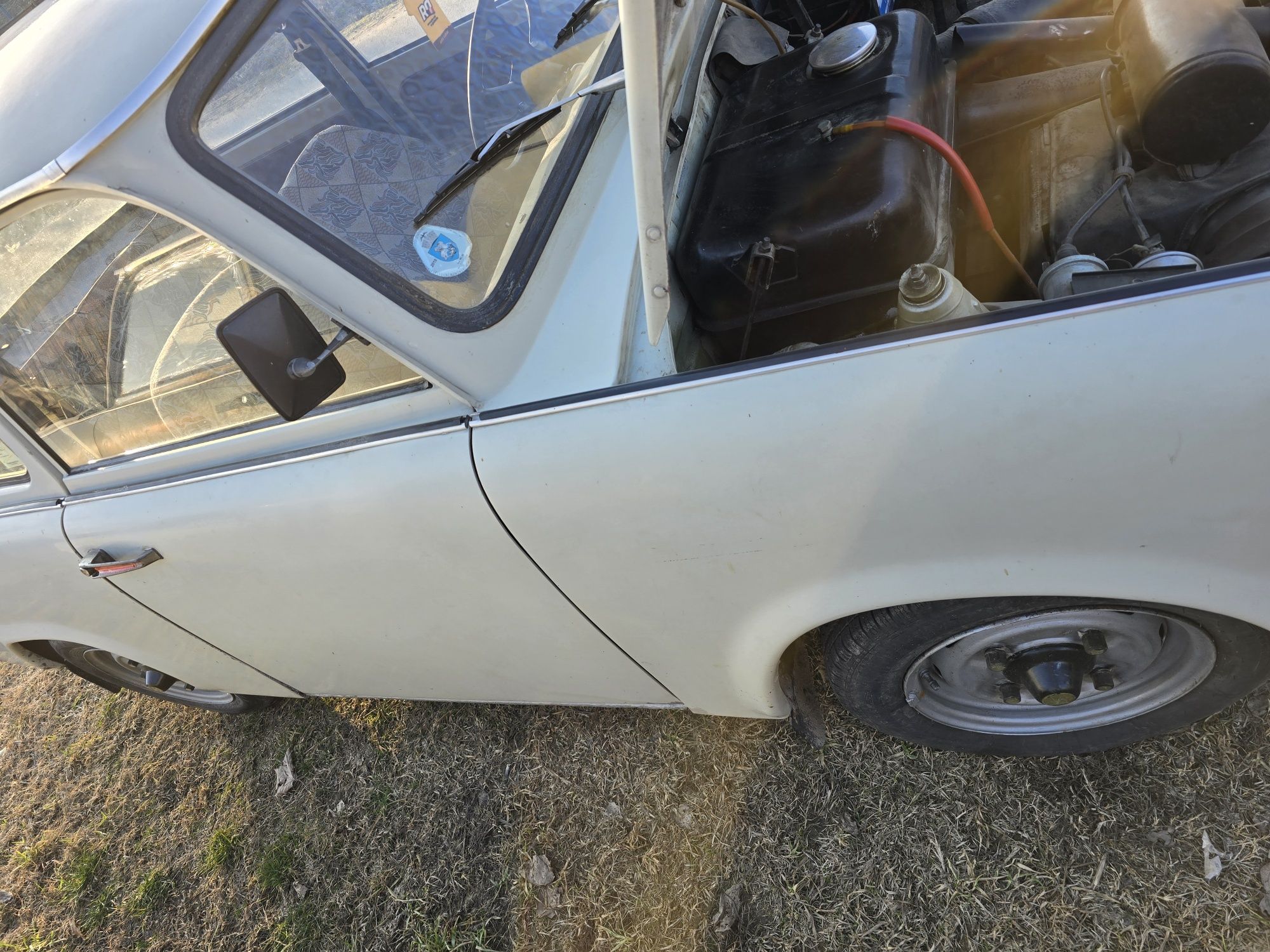Vând piese pentru Trabant