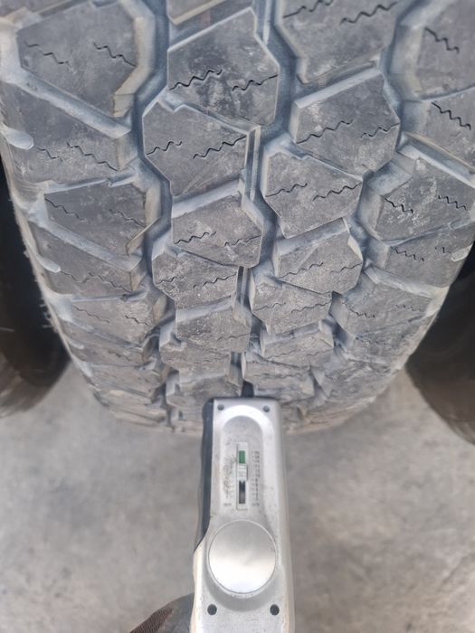 Гуми 205/75/16c  Ласса