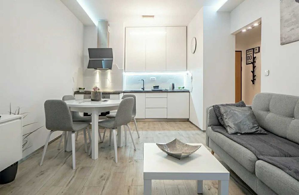 Квартира посуточно, двухкомнатная, левый берег, ЭКСПО