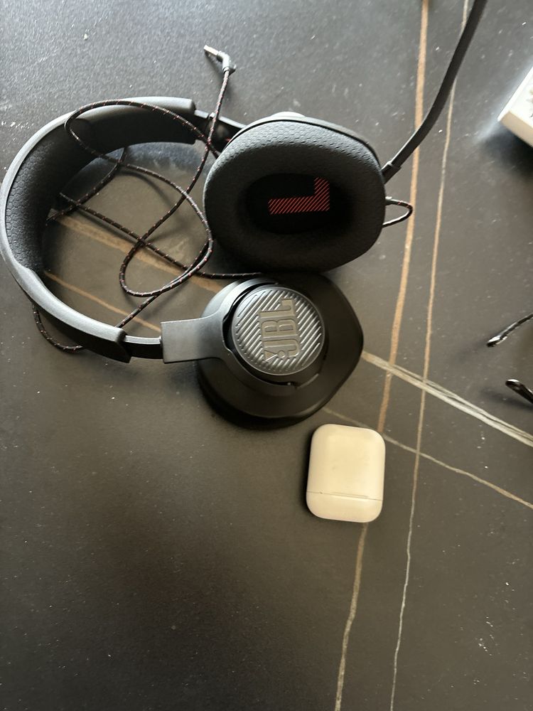 Слушалки airpods, JBL