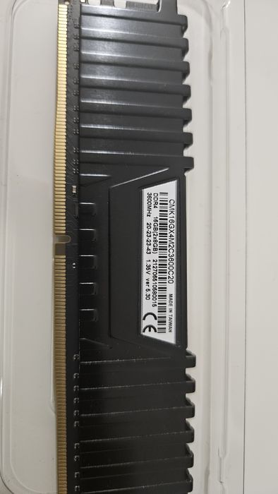 Memorie RAM 4x8GB DDR4 3600Mhz Vengeance LPX