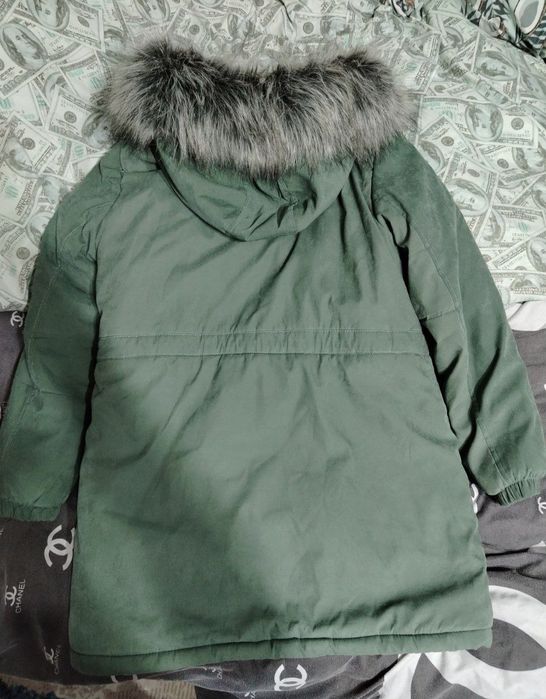 Продам парку в идеальном состоянии