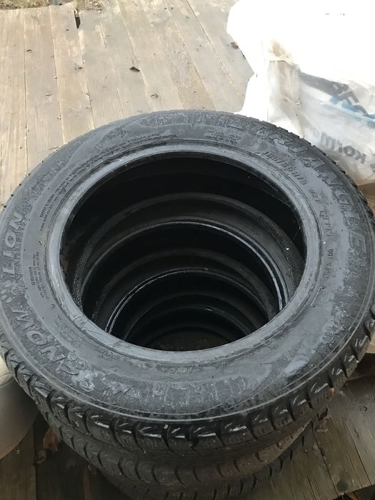 Продам шины зимние липучки 185/65 R16