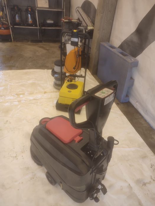 Monodiscuri și perii rotative,aspiratoare profesionale