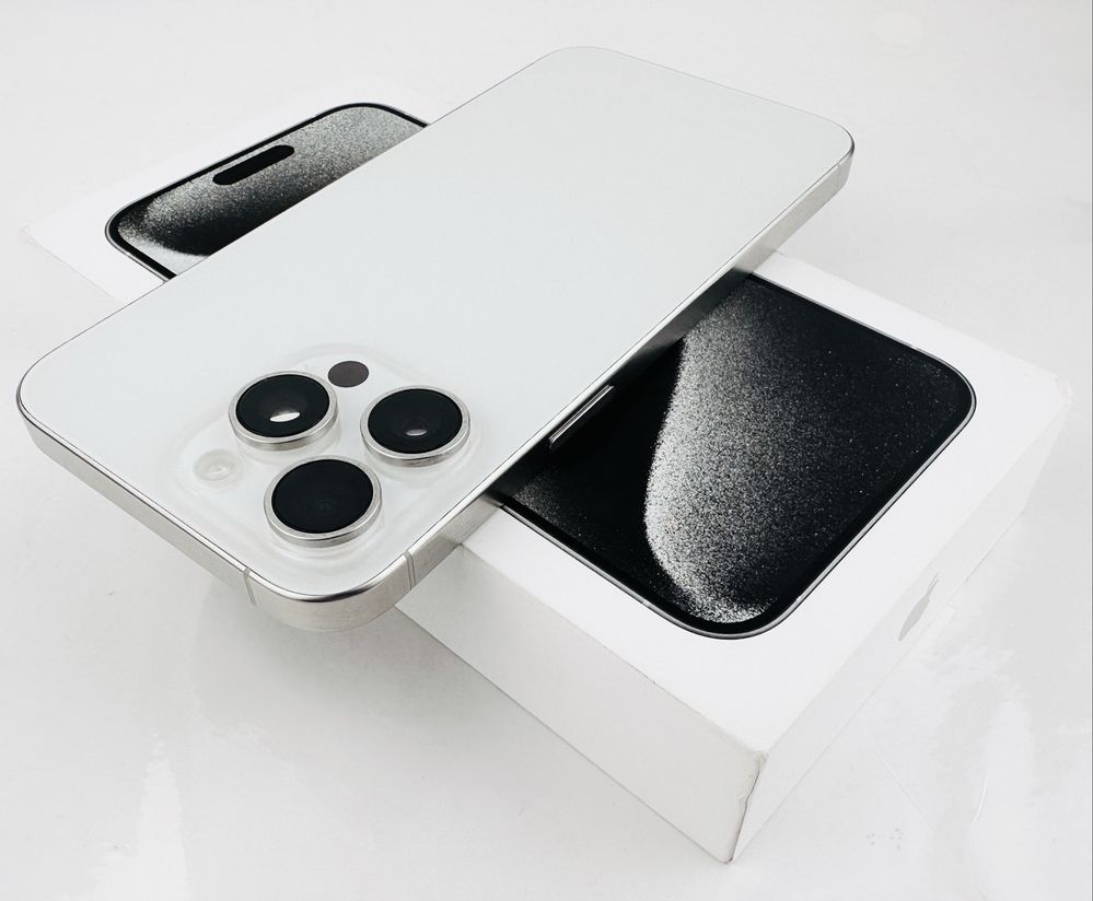 Apple iPhone 15 Pro Max 256GB White Titanium Перфектен! Гаранция!