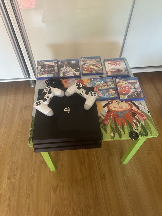 Paystation PS 4 Pro si jocuri