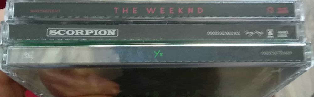 Лот компактдискове с хип-хоп и R&B (Kanye West, Drake, The Weeknd)