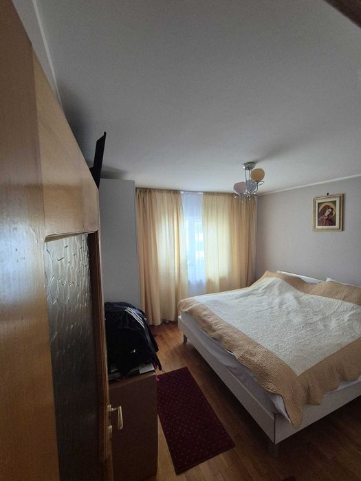 Vand apartament 3 camere Detunata