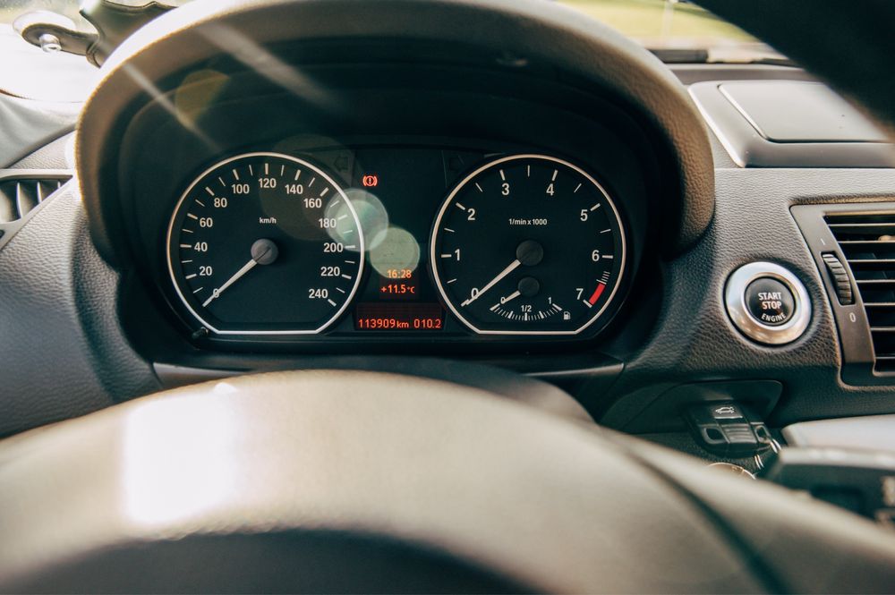 Vand BMW seria 1 benzina cu km reali