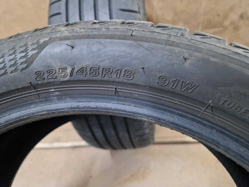 2 Bridgestone R18 225/45
летни гуми
DOT4122