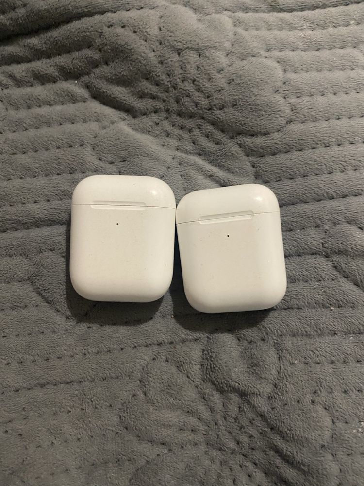 Продаю Airpods не работают избавляюсь от ненужного