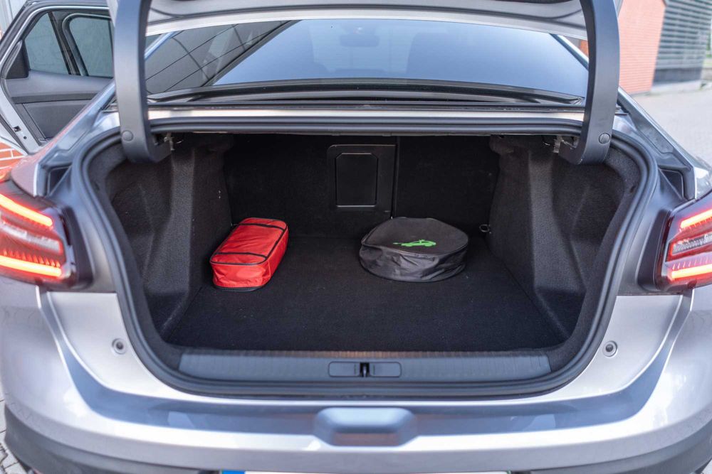 Citroën ë-C4 X – 2023 г., най-високо ниво на
оборудване, като нова!