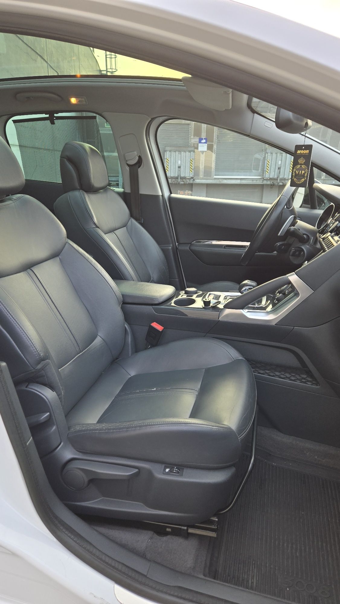 Peugeot 3008 2.0HDI + Hybrid 4x4 200cp