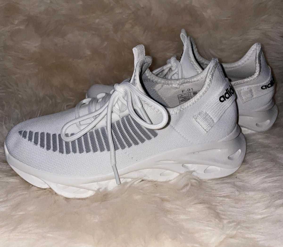 Pantofi sport Adidas dama albi noi din panza usori talpa moale 36
