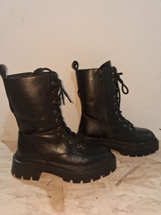 Продам зимние ботинки  в идеальном состоянии