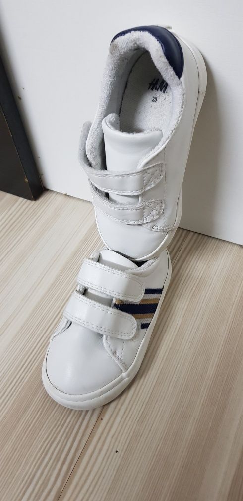 Adidasi H&M cu scai marime 23