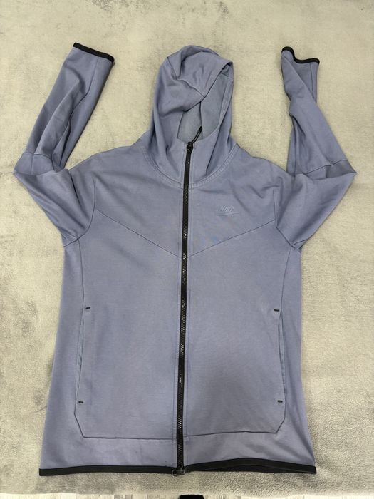 Чисто нов Nike tech