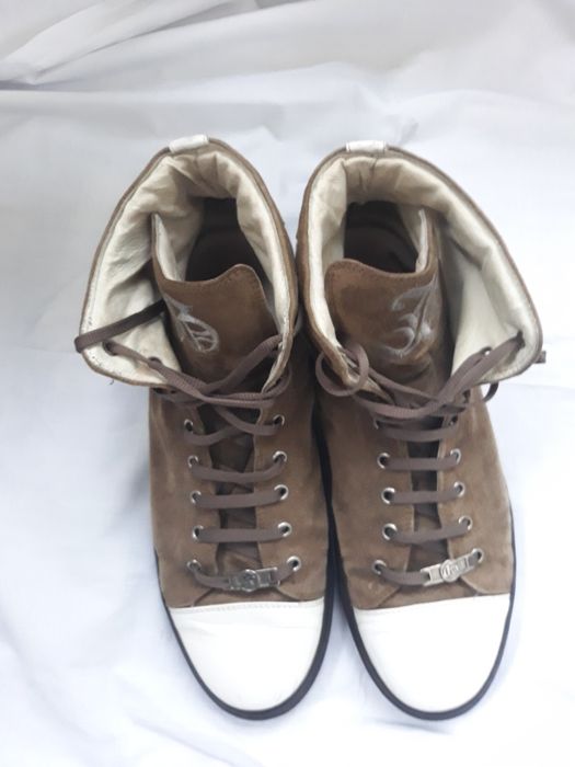 Vand urgent ghete din piele interior si exterior firma john Balliann.