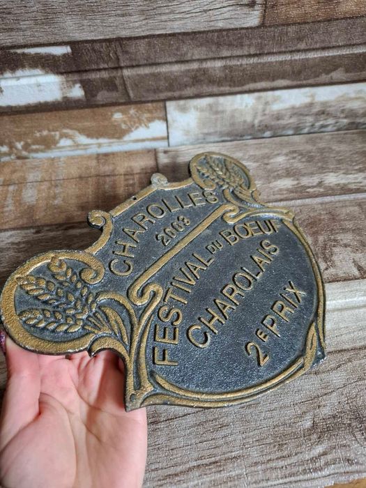 Стара плътна метална табела