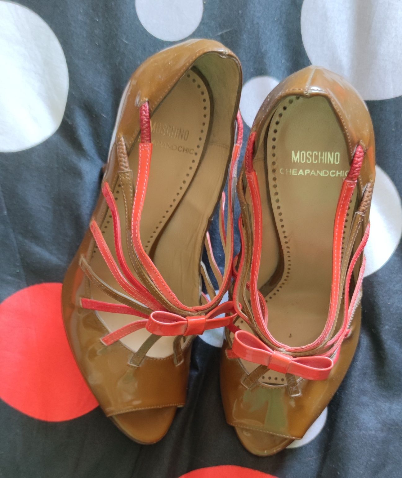 Pantofi Moschino piele naturala 36 Vând/Schimb