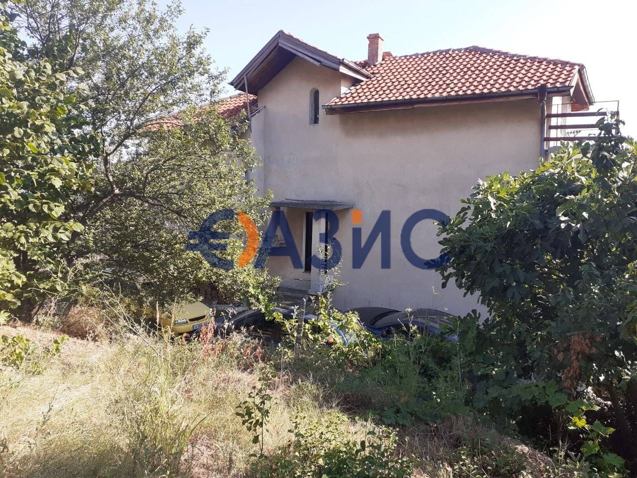 Четириетажна къща в центъра на Свети Влас, с великолепна морска