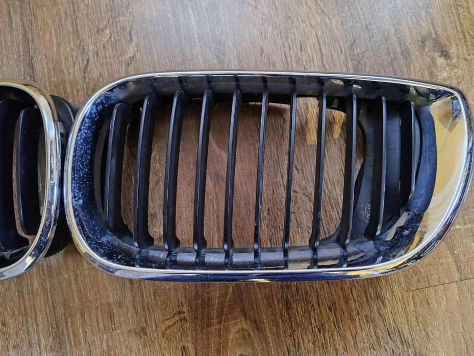 Grila radiator nara stanga dreapta Bmw Seria 3 E46