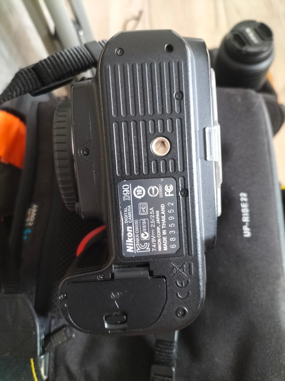 Nikon D90 DSLR, 3 obiective, trepied, cutie impecabil