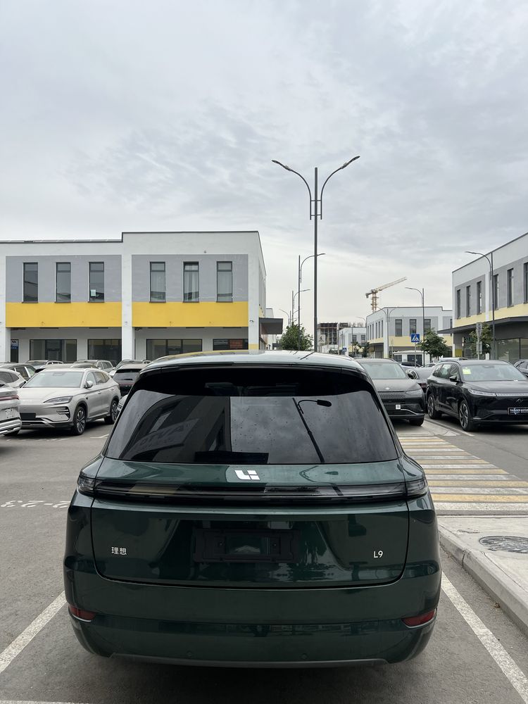 L9 ultra green black 2024