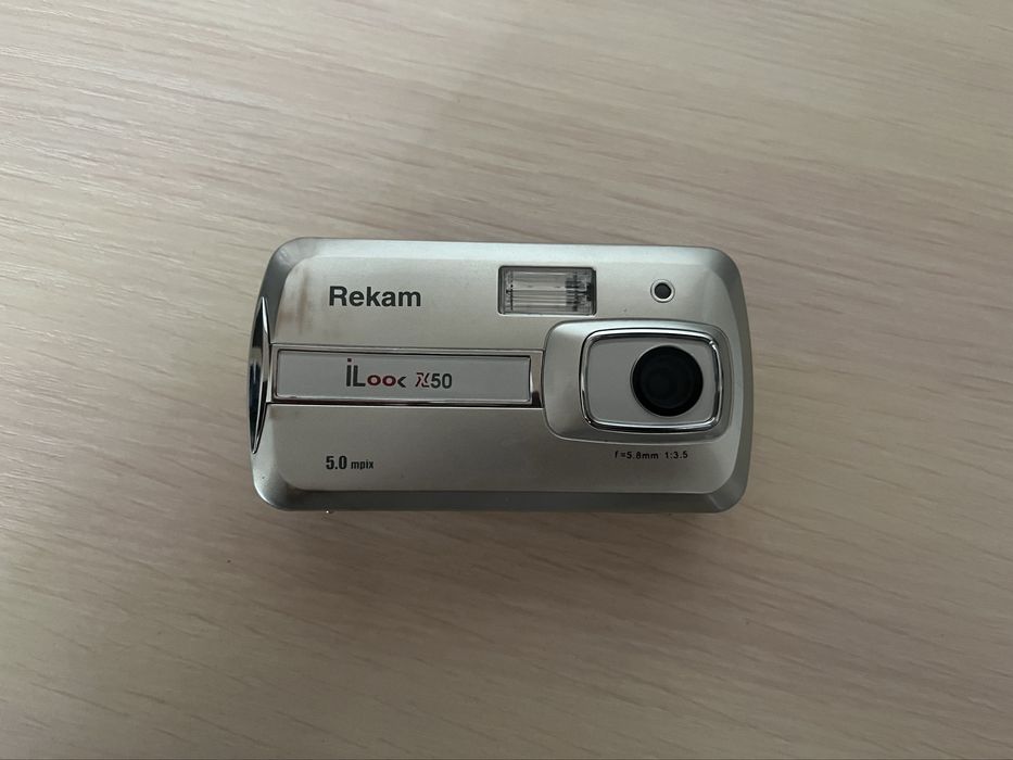продам цифровой фотоаппрат Rekam