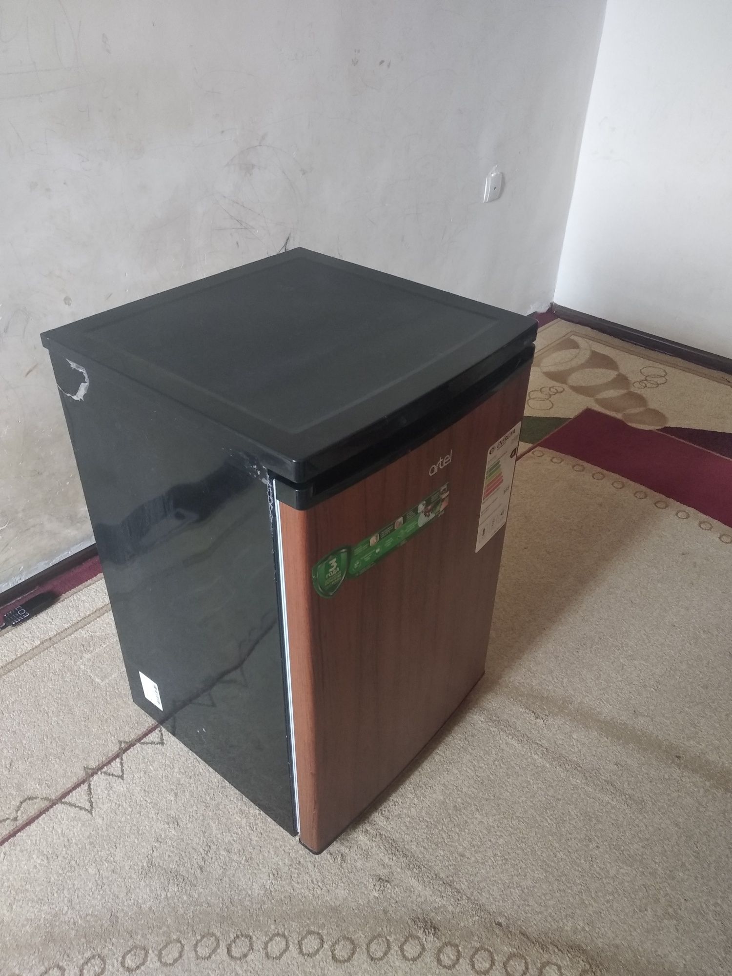 Срочно Холодильник Artel
