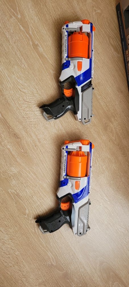 Vand 2 pistoale nerf