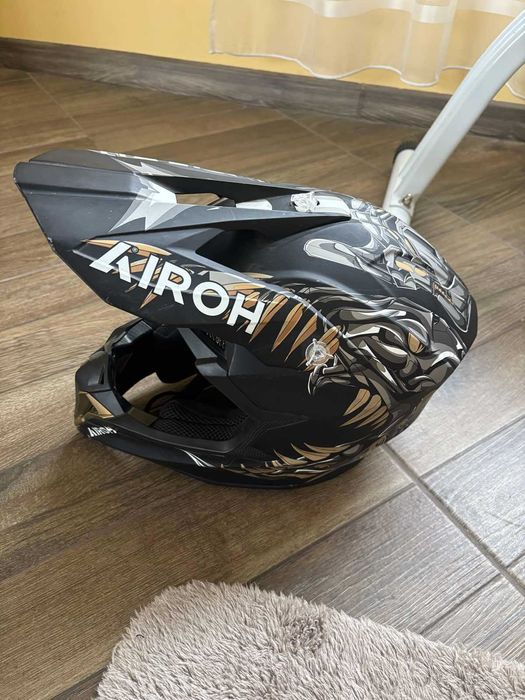 Каска за мото крос  Airoh