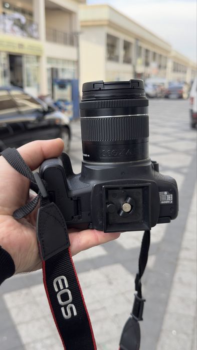 Canon 800D sotladi zo’r xolatta