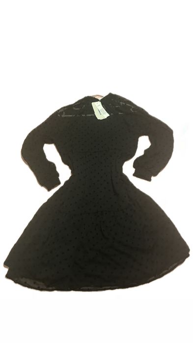 Чисто нова елегантна черна рокля