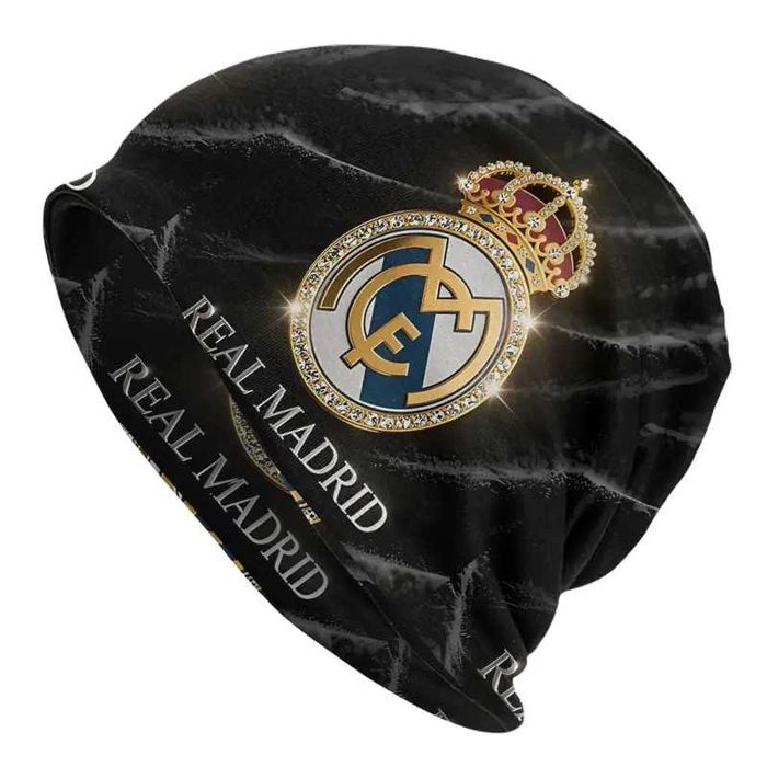 Caciula călduroasă RealMadrid pentru fani