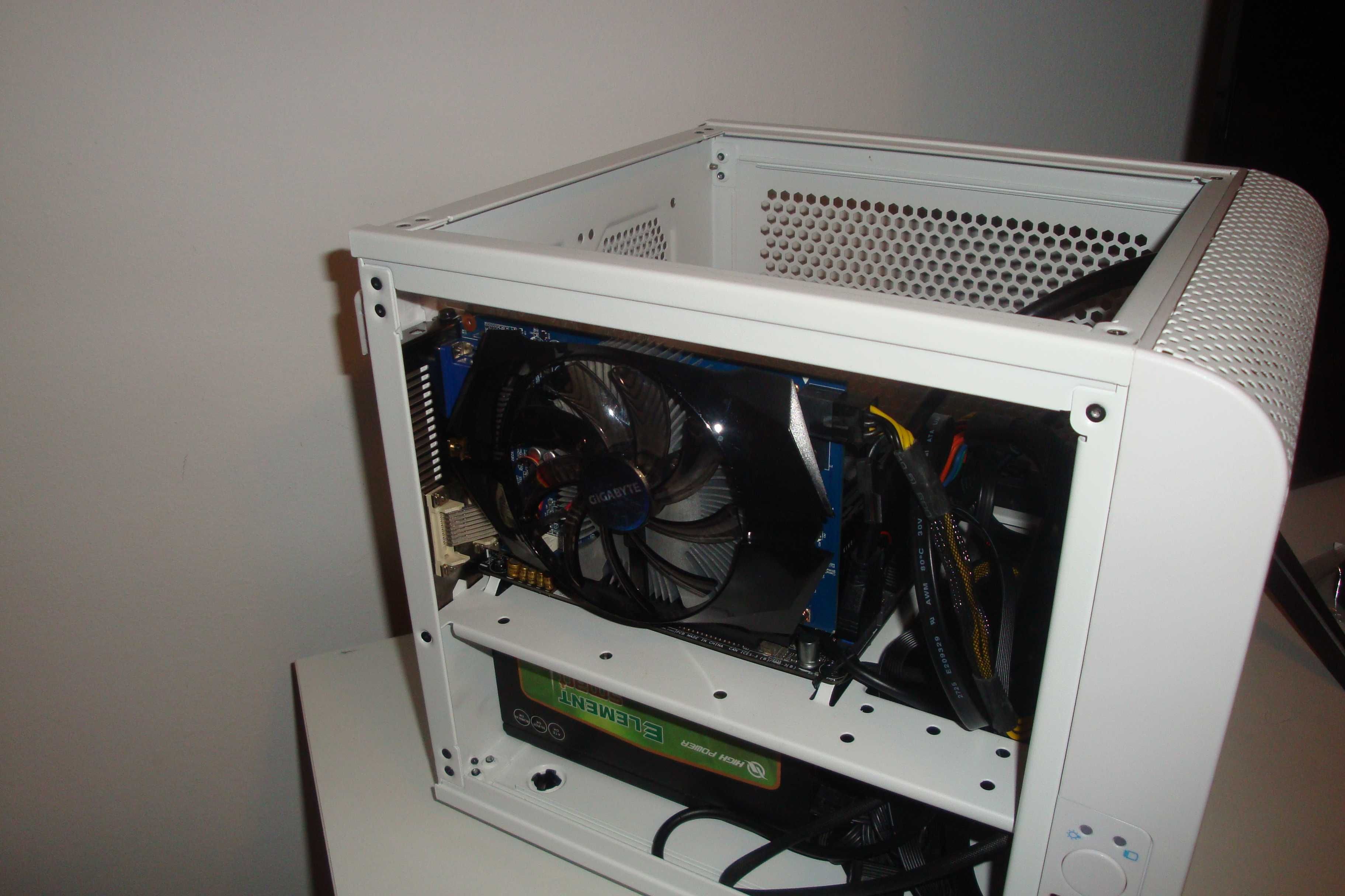 carcasa calculator cube thermaltake core v1 mini itx ventilator 20cm