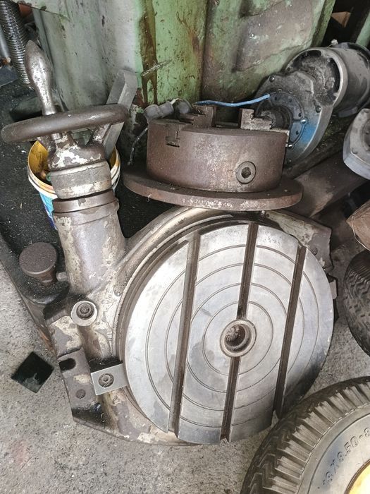Vând Masa Rotativa Freza cu universal 200