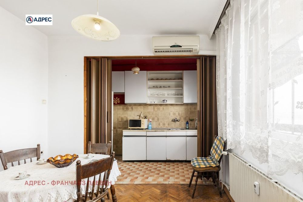 Продава се Многостаен апартамент в Плевен, 9-ти квартал - 106 кв.м за 1321 €/кв.м - Снимка #1