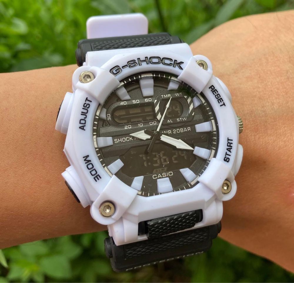Часовник G-shock