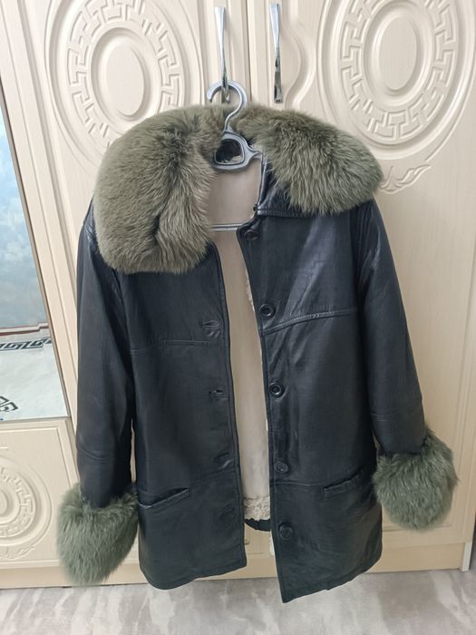 Продаётся стильная женская кожаная дублёнка, производства Италия