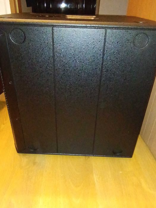 Vand dB Technologies SUB 612 2000 ron