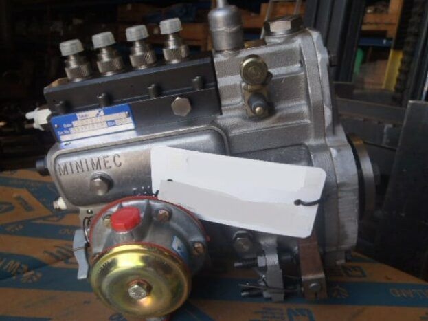 pompa injectie utilaje constructii new holland ult-033201