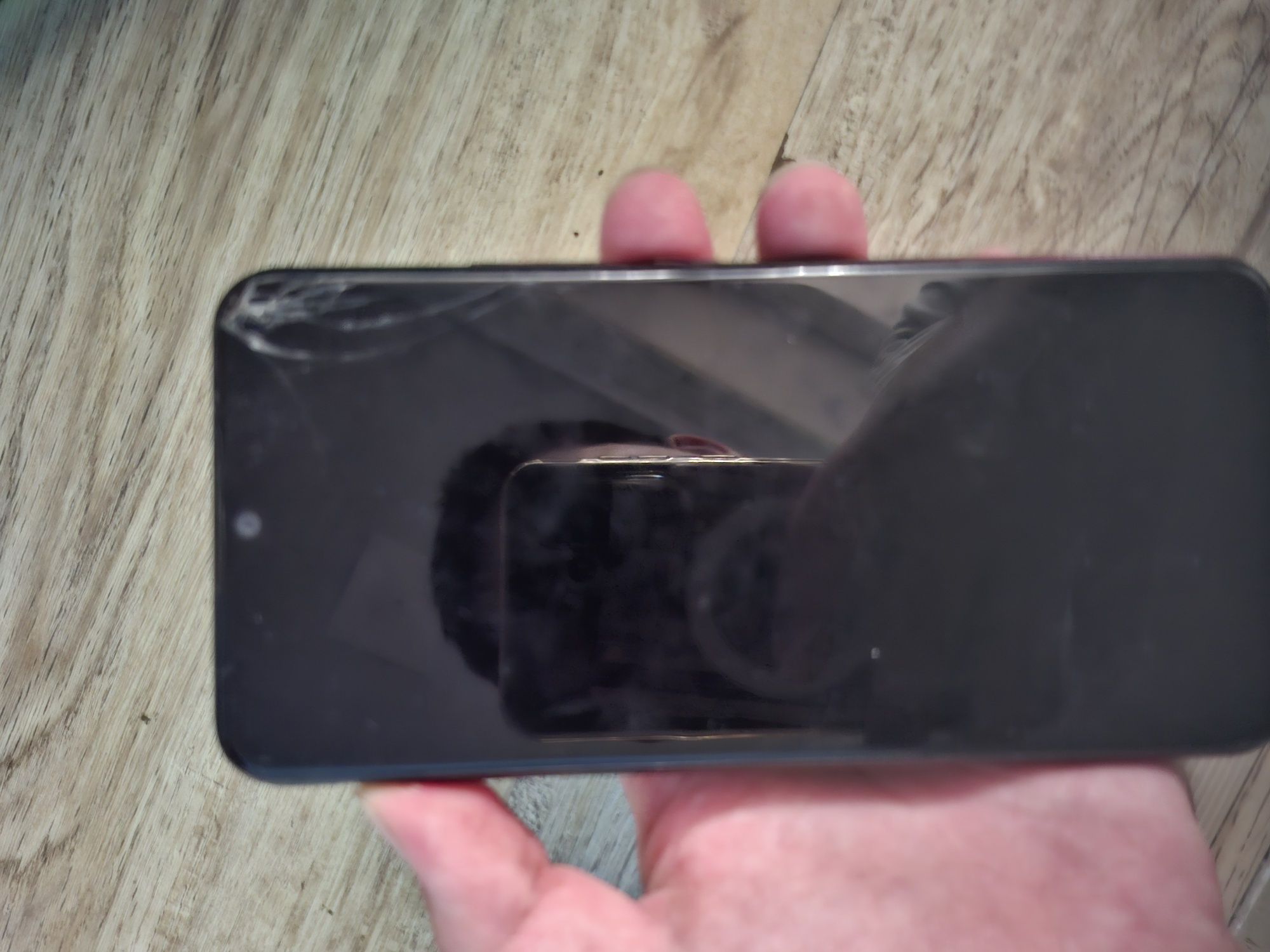 Telefon model vivo e 12