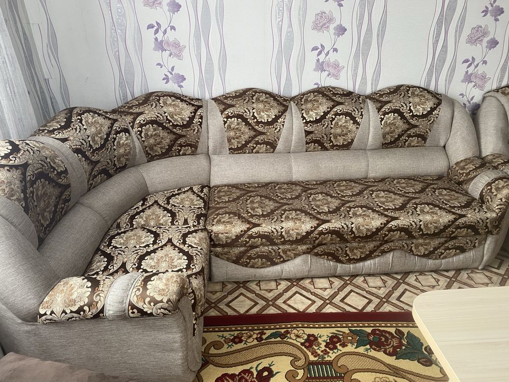 Продам диван с креслом